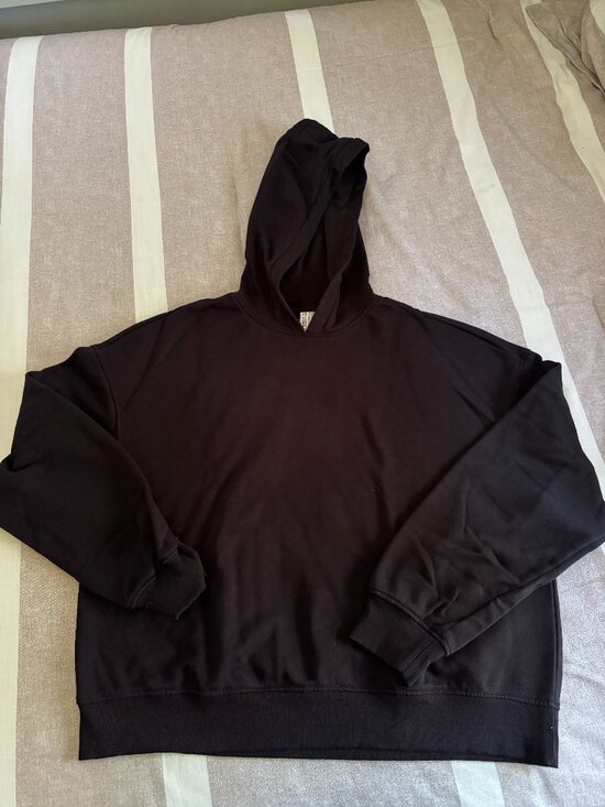 H&M Tops - EUC H&M Black Oversized Cropped Hoodie Sweatshirt Sz M
